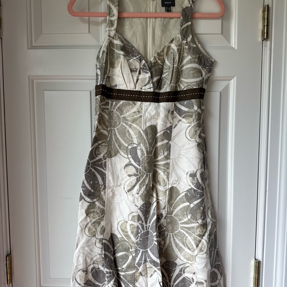 Mexx White and Gray Floral Midi Dress